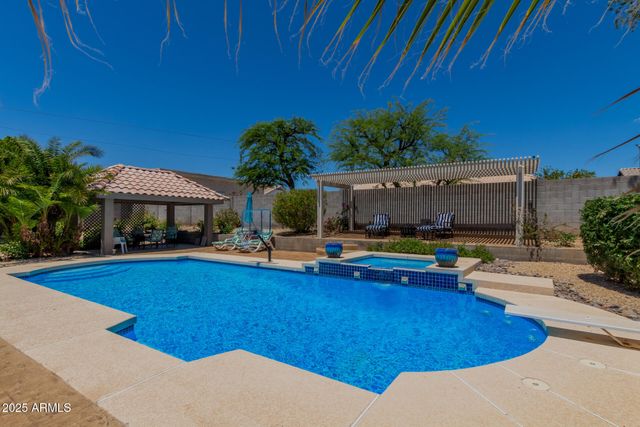 4648 W MISTY WILLOW Lane, Glendale, AZ 85310