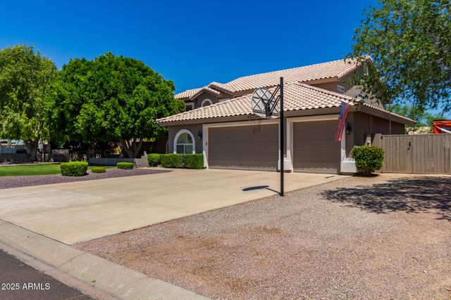 4648 W MISTY WILLOW Lane, Glendale, AZ 85310