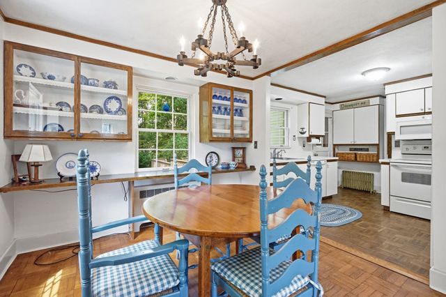 1374 Plumtree Rd, Springfield, MA 01119