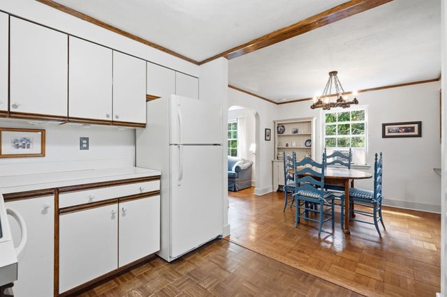1374 Plumtree Rd, Springfield, MA 01119