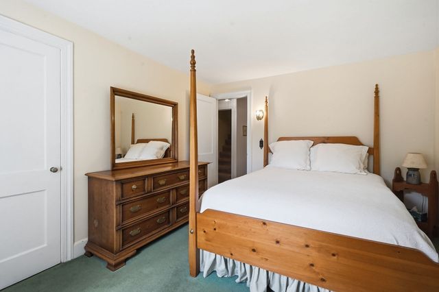 1374 Plumtree Rd, Springfield, MA 01119