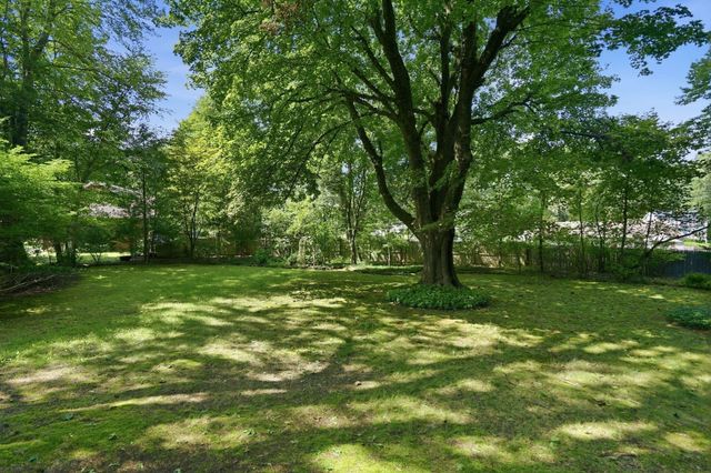1374 Plumtree Rd, Springfield, MA 01119