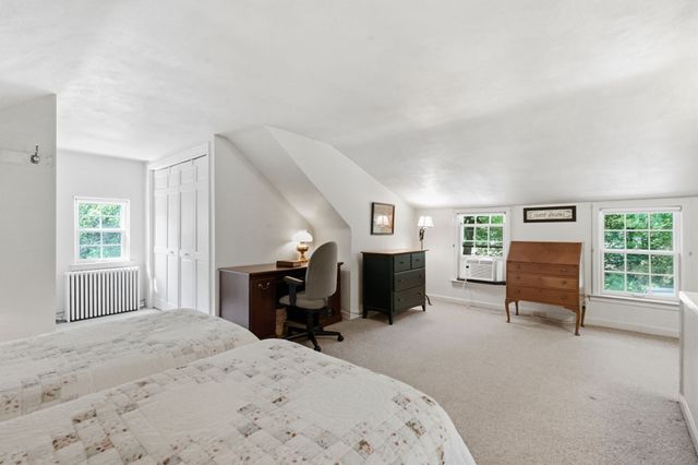 1374 Plumtree Rd, Springfield, MA 01119
