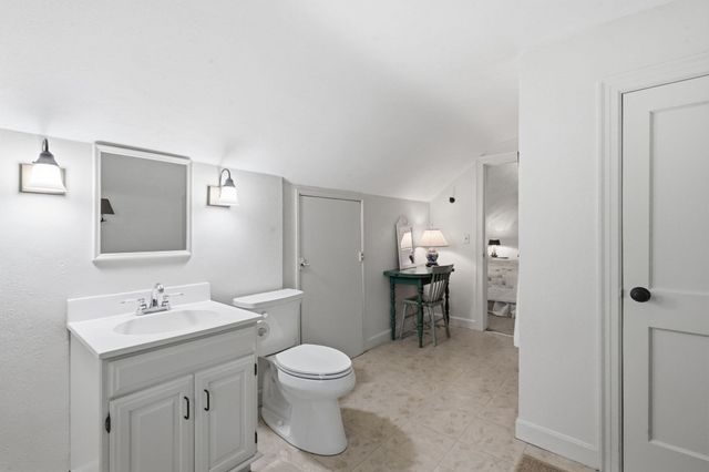 1374 Plumtree Rd, Springfield, MA 01119