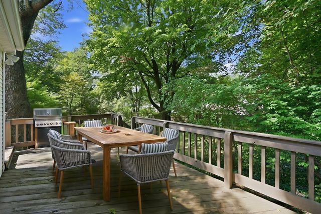 1374 Plumtree Rd, Springfield, MA 01119