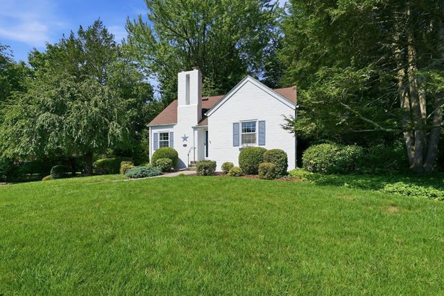 1374 Plumtree Rd, Springfield, MA 01119