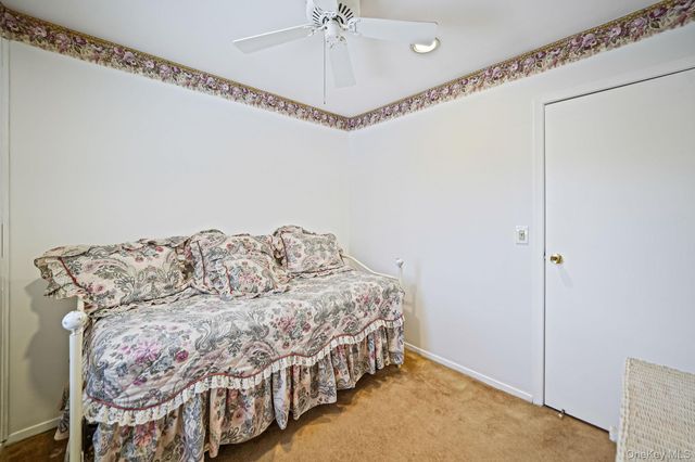 8 Huntington Commons 8, Yaphank, NY 11980