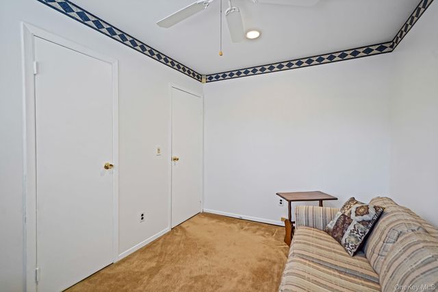8 Huntington Commons 8, Yaphank, NY 11980