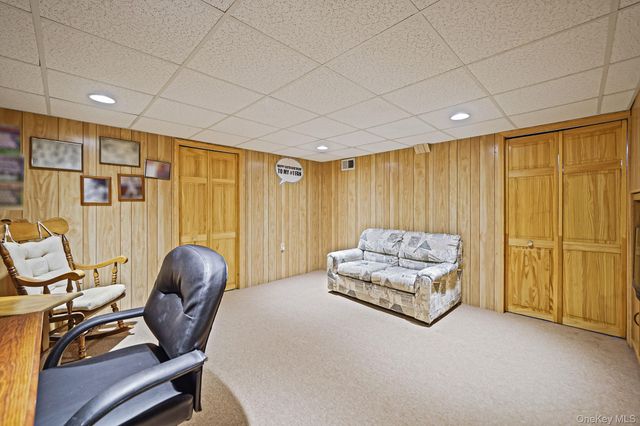 8 Huntington Commons 8, Yaphank, NY 11980