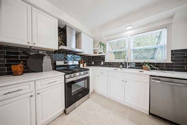 1899 Denbridge Way, Columbus, OH 43219