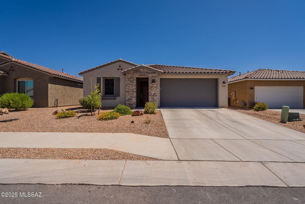 9724 E Lynx Lake Trail, Tucson, AZ 85747