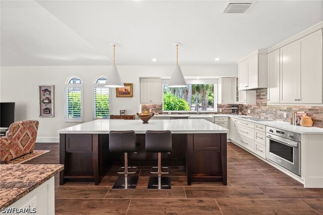 2003 Duke DR, Naples, FL 34110