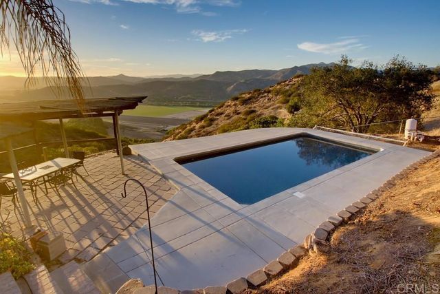 16850 Old Survey Road, Escondido, CA 92025
