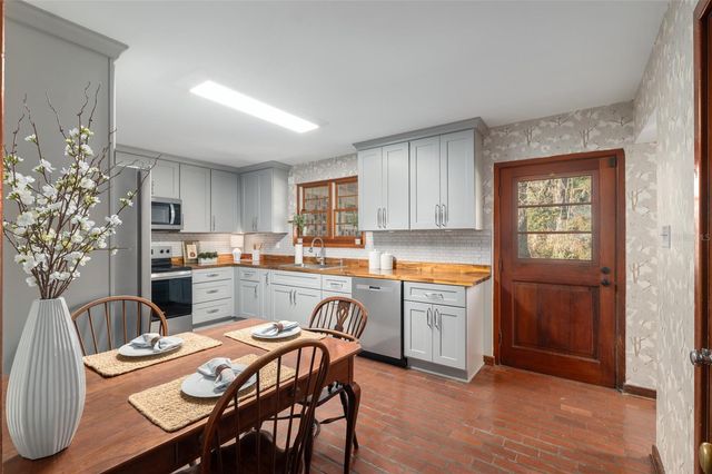 1801 NW 30TH TERRACE, Gainesville, FL 32605