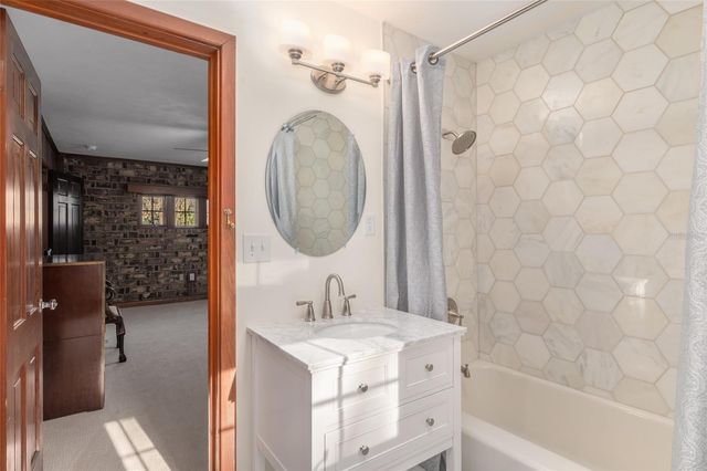 1801 NW 30TH TERRACE, Gainesville, FL 32605