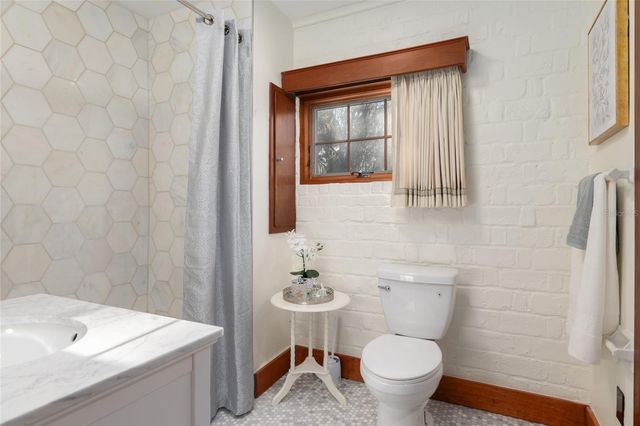 1801 NW 30TH TERRACE, Gainesville, FL 32605