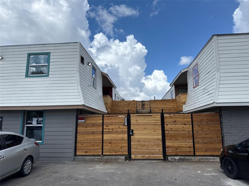 2434 Lidstone Street ST, Houston, TX 77023