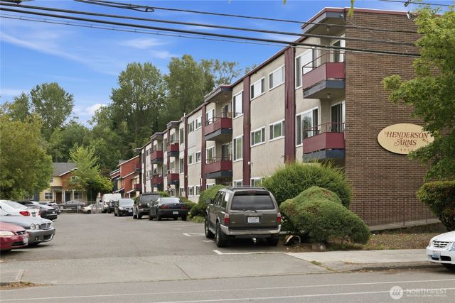 4803 S Henderson Street, Seattle, WA 98118