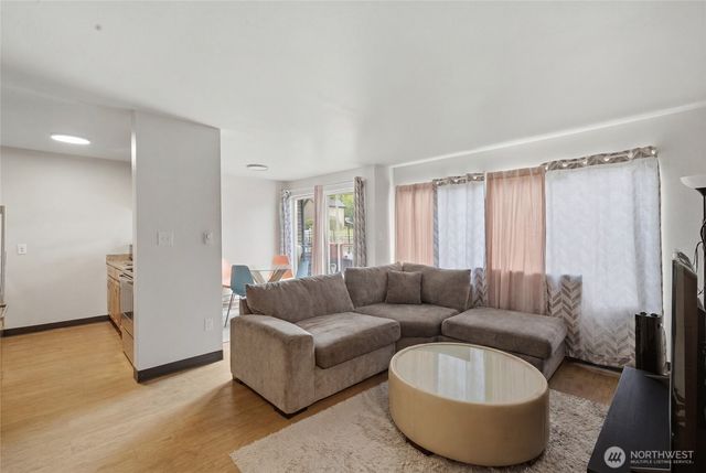 4803 S Henderson Street, Seattle, WA 98118