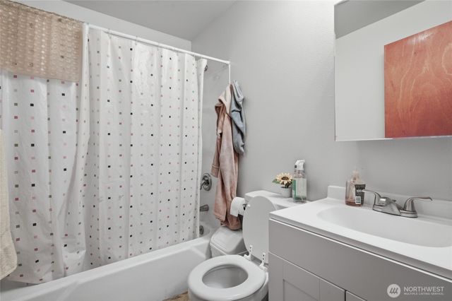 4803 S Henderson Street, Seattle, WA 98118