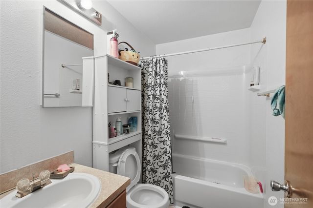 4803 S Henderson Street, Seattle, WA 98118
