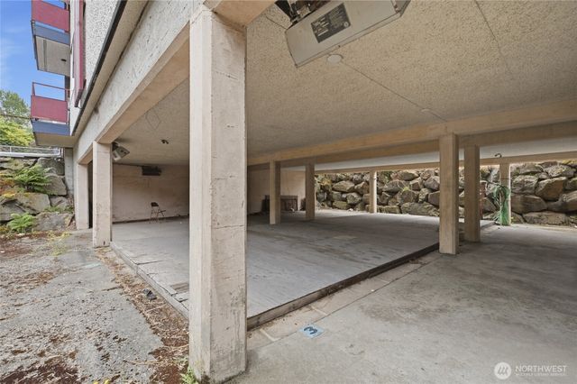 4803 S Henderson Street, Seattle, WA 98118