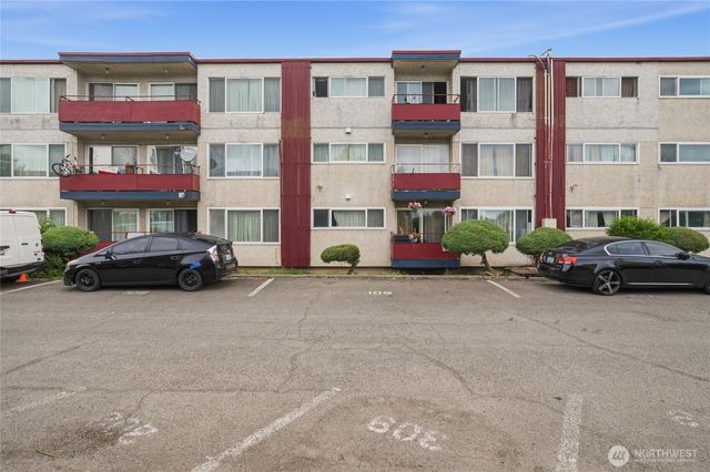 4803 S Henderson Street, Seattle, WA 98118