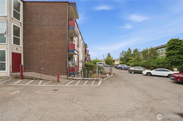 4803 S Henderson Street, Seattle, WA 98118