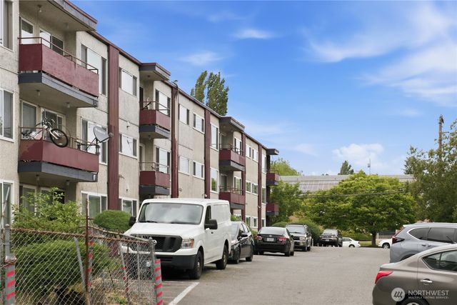 4803 S Henderson Street, Seattle, WA 98118