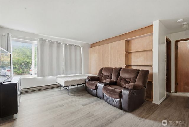 4803 S Henderson Street, Seattle, WA 98118