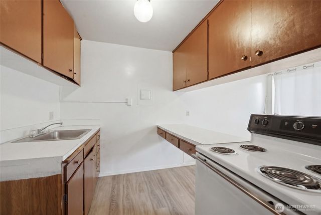 4803 S Henderson Street, Seattle, WA 98118