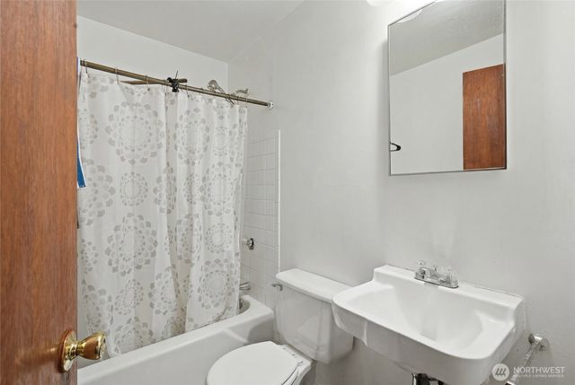 4803 S Henderson Street, Seattle, WA 98118