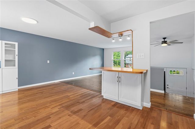 113 Spruce Valley Dr, Ross Twp, PA 15229