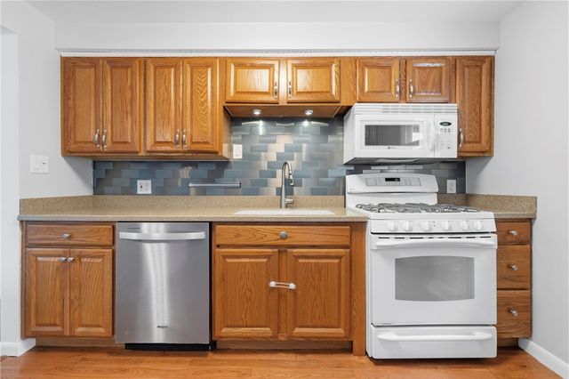 113 Spruce Valley Dr, Ross Twp, PA 15229