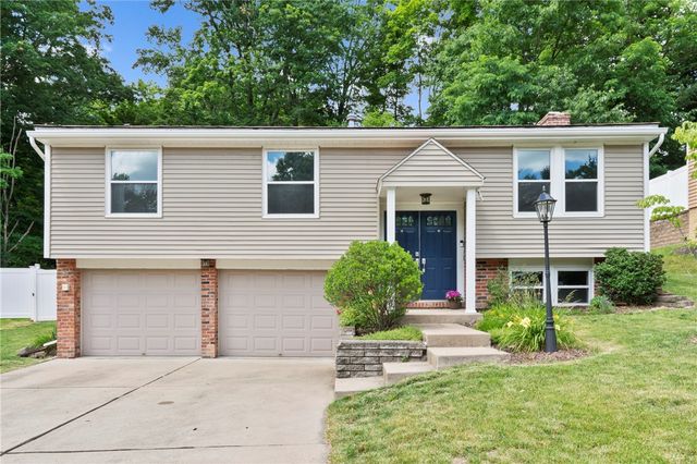 113 Spruce Valley Dr, Ross Twp, PA 15229
