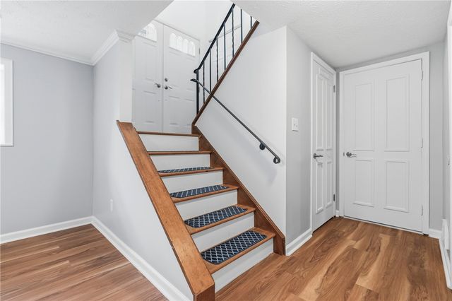113 Spruce Valley Dr, Ross Twp, PA 15229