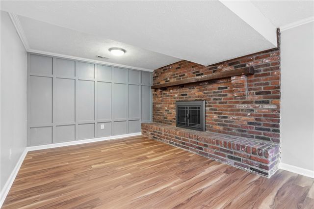 113 Spruce Valley Dr, Ross Twp, PA 15229