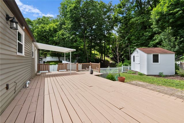 113 Spruce Valley Dr, Ross Twp, PA 15229