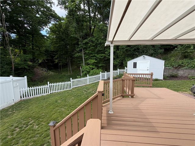 113 Spruce Valley Dr, Ross Twp, PA 15229