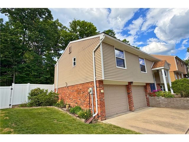 113 Spruce Valley Dr, Ross Twp, PA 15229