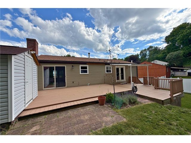 113 Spruce Valley Dr, Ross Twp, PA 15229