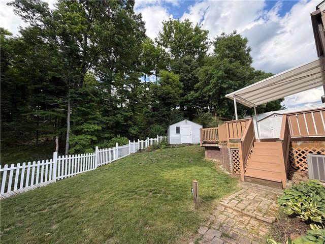 113 Spruce Valley Dr, Ross Twp, PA 15229