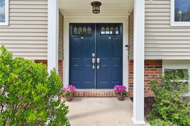 113 Spruce Valley Dr, Ross Twp, PA 15229
