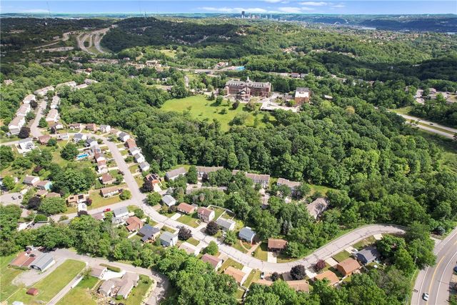 113 Spruce Valley Dr, Ross Twp, PA 15229