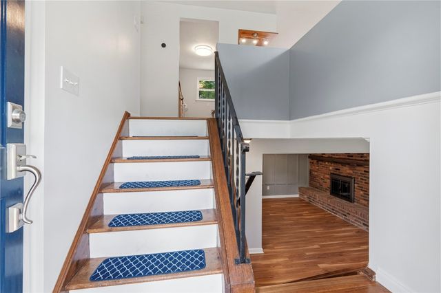 113 Spruce Valley Dr, Ross Twp, PA 15229