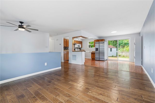 113 Spruce Valley Dr, Ross Twp, PA 15229