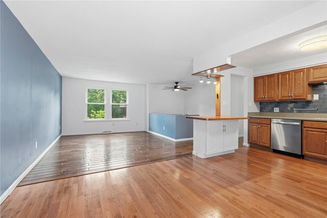 113 Spruce Valley Dr, Ross Twp, PA 15229