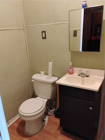 164 6th Avenue, Aliquippa, PA 15001