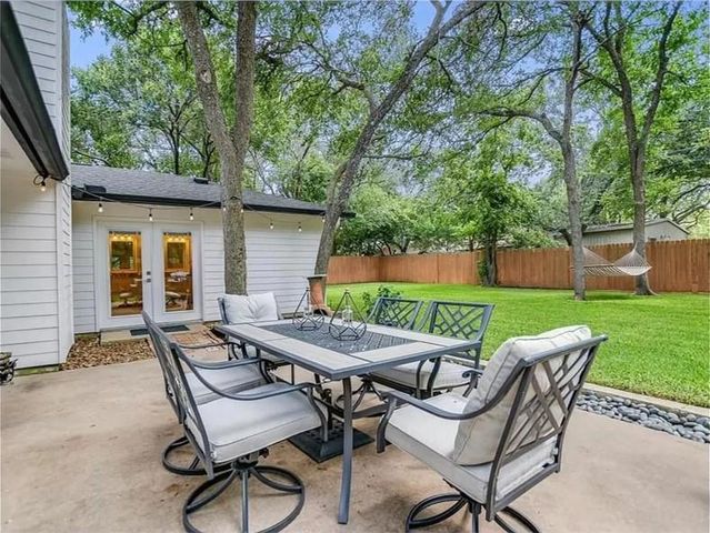 1100 Saint Williams Ave, Round Rock, TX 78681