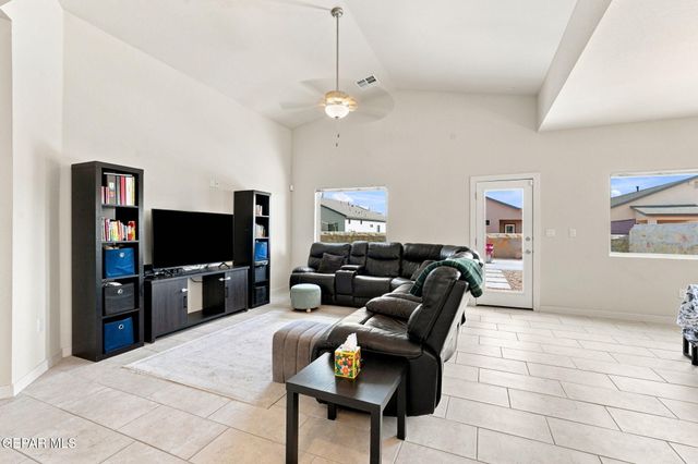 13720 LAGO VISTA Avenue, Horizon City, TX 79928